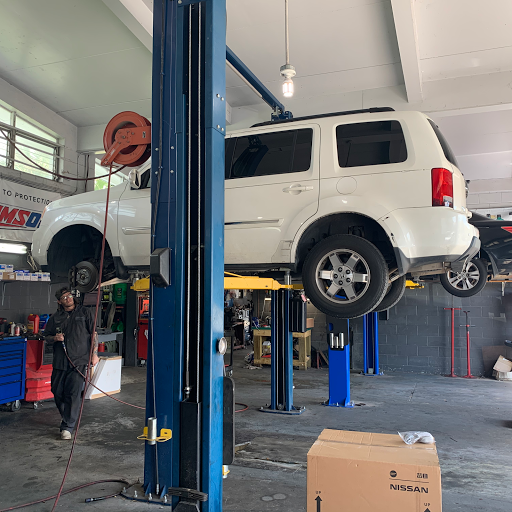 Auto Repair Shop «Orlando Import Auto Specialists, Inc.», reviews and photos, 2801 E South St, Orlando, FL 32801, USA