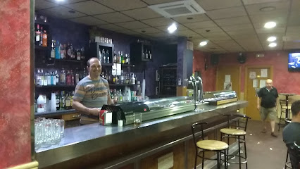Bar Avenida - C. Caño, 27, 40293 Zarzuela del Pinar, Segovia, Spain