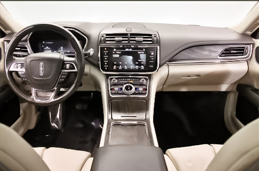 Cadillac Dealer «Motor Werks Cadillac of Barrington», reviews and photos, 206 N Cook St, Barrington, IL 60010, USA