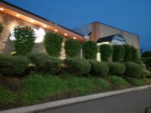 Bar & Grill «Strikers Sports Bar and Grill», reviews and photos, 66 Hathaway Rd, New Bedford, MA 02746, USA