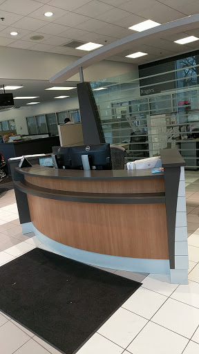 Used Car Dealer «Rogers Auto Group Chicago», reviews and photos, 2720 S Michigan Ave, Chicago, IL 60616, USA