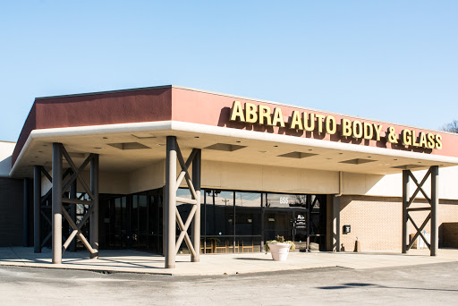 Auto Body Shop «ABRA Auto Body & Glass», reviews and photos, 855 Kraft St, Clarksville, TN 37040, USA