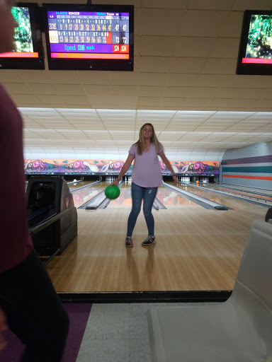 Bowling Alley «Crest Lanes Inc», reviews and photos, 2014 W 2nd St, Marion, IN 46952, USA