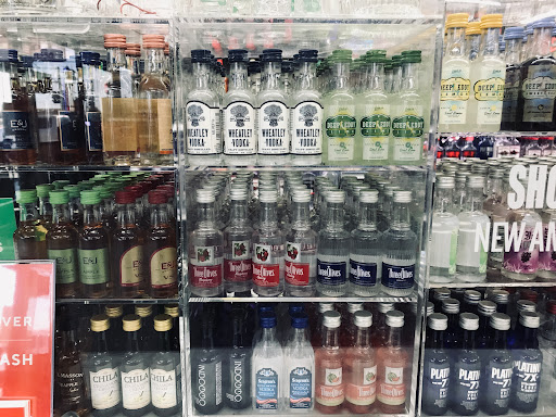 Liquor Store «Lucky Market Liquor, Beer, Wine», reviews and photos, 16401 N Cave Creek Rd, Phoenix, AZ 85032, USA