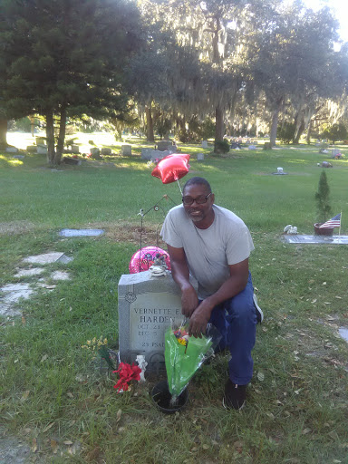 Cemetery «Osceola Memory Gardens - Funeral Homes, Cemetery & Crematory», reviews and photos, 1717 Old Boggy Creek Rd, Kissimmee, FL 34744, USA