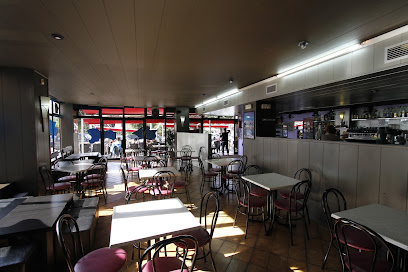 Cafeteria-Pub Dickens - Passeig de la Pau, 55, 08600 Berga, Barcelona, Spain