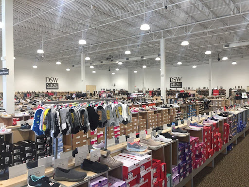 Shoe Store «DSW Designer Shoe Warehouse», reviews and photos, 375 E Altamonte Dr, Altamonte Springs, FL 32701, USA