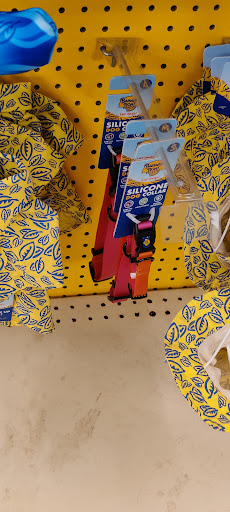 Pet Supply Store «PetSmart», reviews and photos, 250 Grossman Dr, Braintree, MA 02184, USA