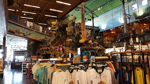 Sporting Goods Store «Bass Pro Shops», reviews and photos