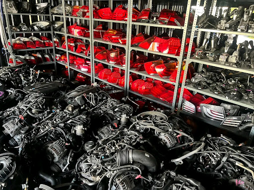 Photo 5 - Auto Pieces 31