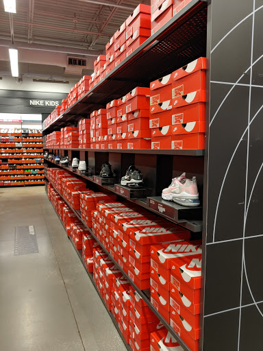 Sporting Goods Store «Nike Factory Store», reviews and photos, 15609 FL-535, Orlando, FL 32821, USA