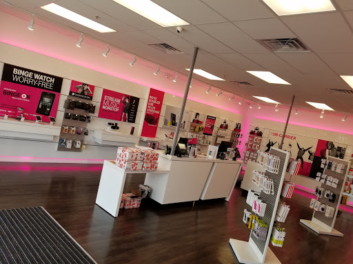 Cell Phone Store «T-Mobile», reviews and photos, 313 NW Commons Loop #119c, Lake City, FL 32055, USA