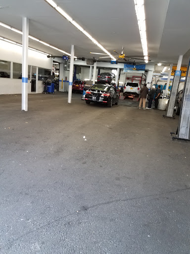 Car Dealer «Plaza Auto Mall», reviews and photos, 2740 Nostrand Ave, Brooklyn, NY 11210, USA