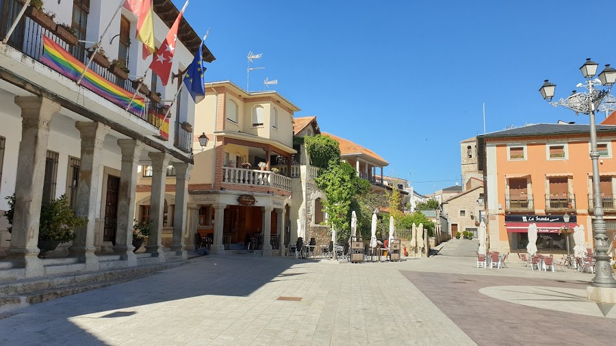 Ayuntamiento de Miraflores de la Sierra.