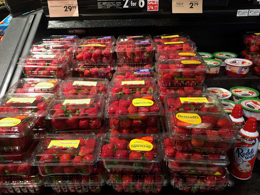 Supermarket «Giant Eagle Supermarket», reviews and photos, 420 E Waterfront Dr, Homestead, PA 15120, USA