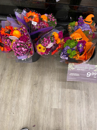 Grocery Store «Jewel-Osco», reviews and photos, 150 W Main St, Barrington, IL 60010, USA