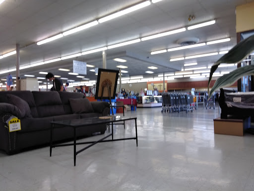 Thrift Store «Downtown Rescue Mission Thrift Store», reviews and photos, 930 Old Monrovia Rd NW, Huntsville, AL 35806, USA
