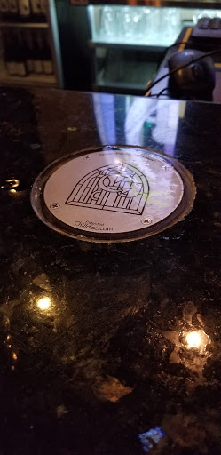 Cooling disc,  set your beer here and it keeps it cold. 