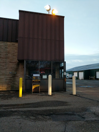 Shipping and Mailing Service «UPS Customer Center», reviews and photos, 4850 Navarre Rd SW, Canton, OH 44706, USA