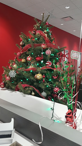 Car Dealer «Summit Place Kia», reviews and photos, 2200 Elizabeth Lake Rd, Waterford Twp, MI 48328, USA