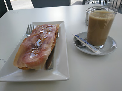 Cervecería café La Latina - C. del Convento, 3, 28590 Villarejo de Salvanés, Madrid, Spain