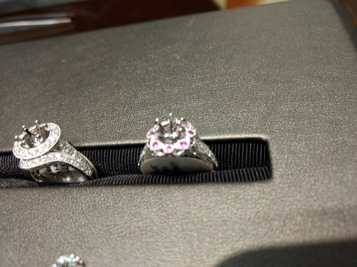 Jeweler «Shane Co.», reviews and photos, 8111 E 96th St, Indianapolis, IN 46256, USA