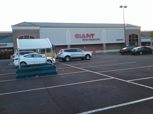 Grocery Store «Giant Food Stores», reviews and photos, 300 E Baltimore Ave, Lansdowne, PA 19050, USA