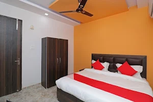 OYO Hotel Akashdeep image