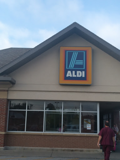 Supermarket «ALDI», reviews and photos, 1600 W 117th St, Lakewood, OH 44107, USA