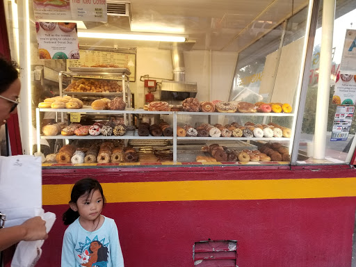 Donut Shop «Donut Hut», reviews and photos, 2025 W Magnolia Blvd, Burbank, CA 91506, USA