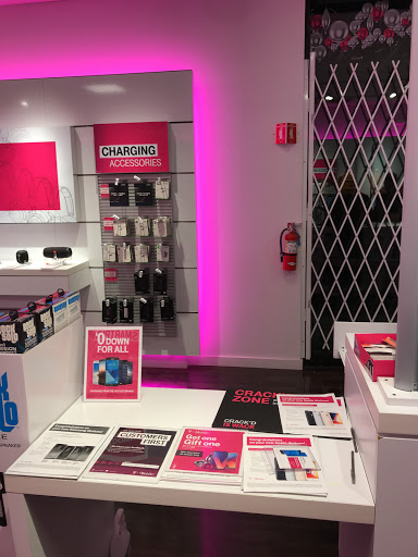 Cell Phone Store «T-Mobile», reviews and photos, 35020 Newark Blvd, Newark, CA 94560, USA