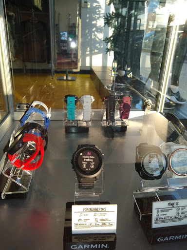 Sporting Goods Store «Fleet Feet Sports Buffalo», reviews and photos, 2290 Delaware Ave, Buffalo, NY 14216, USA