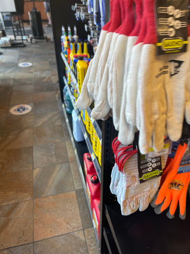 Liquor Store «Snoqualmie Tobacco & Liquor Company», reviews and photos, 37500 SE North Bend Way, Snoqualmie, WA 98065, USA