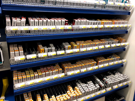 Marine Supply Store «West Marine», reviews and photos, 17641 Biscayne Blvd, Aventura, FL 33160, USA