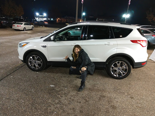 Ford Dealer «Bill Brown Ford - PreOwned Vehicle Department», reviews and photos, 35000 Plymouth Rd, Livonia, MI 48150, USA