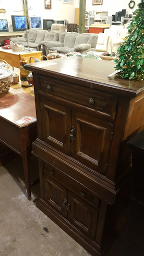 Thrift Store «Restoration Ministries», reviews and photos, 351 W 162nd St, South Holland, IL 60473, USA