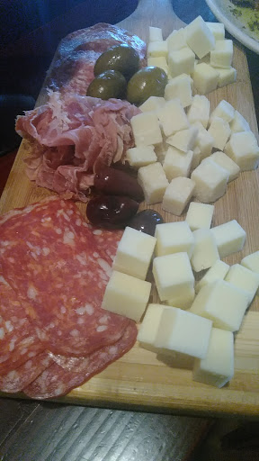 Gastropub «Tuscan Market & Wine Shop», reviews and photos, 141 W Wing St, Arlington Heights, IL 60005, USA