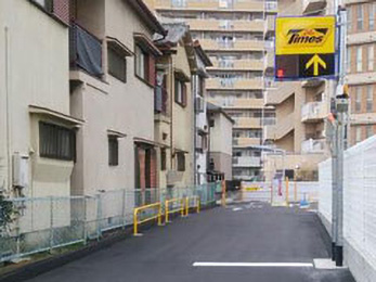 タイムズ住道駅前