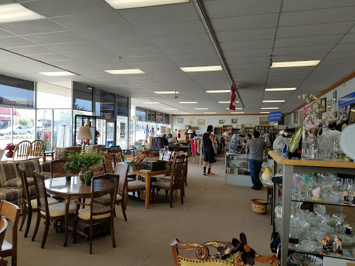 Thrift Store «St. Vincent de Paul (SVDP) Thrift Store», reviews and photos, 1600 El Camino Real, San Bruno, CA 94066, USA