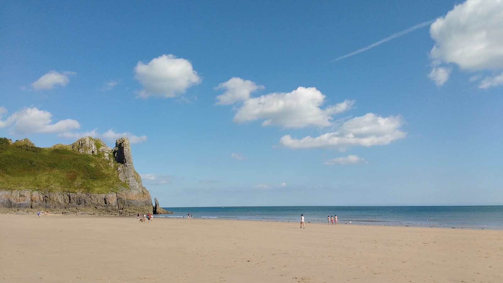 Photo of Oxwich Bay beach located in natural area