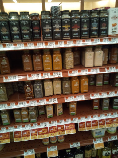 Grocery Store «Hannaford Supermarket», reviews and photos, 175 Broad St, Glens Falls, NY 12801, USA