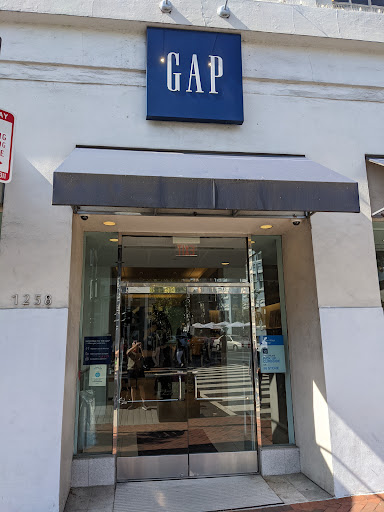 Clothing Store «Gap», reviews and photos, 1258 Wisconsin Ave NW, Washington, DC 20007, USA