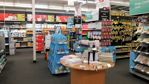 Office Supply Store «Staples», reviews and photos, 24-41 31st St, Astoria, NY 11102, USA