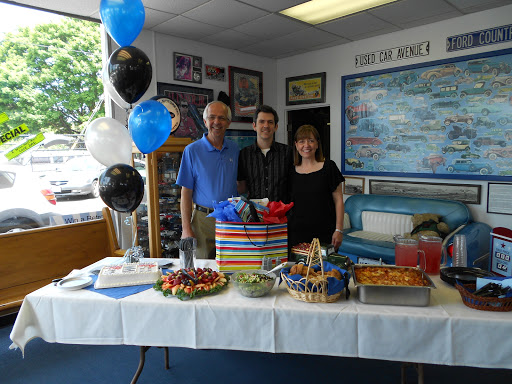 Car Dealer «Powell Motors Inc», reviews and photos, 226 NE Grand Ave, Portland, OR 97232, USA