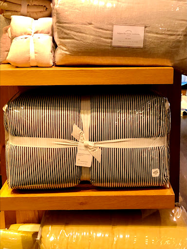 Furniture Store «Pottery Barn», reviews and photos, 1000 Ross Park Mall Dr c03c, Pittsburgh, PA 15237, USA