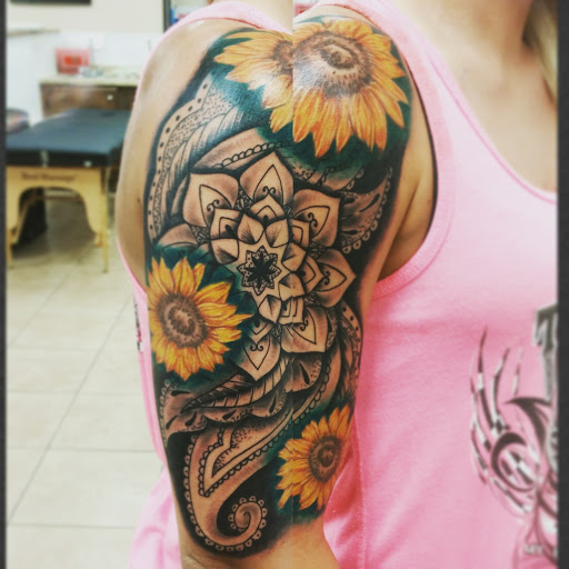 Tattoo Shop «Island Ink Tattoo», reviews and photos, 1215 Miracle Strip Pkwy SE, Fort Walton Beach, FL 32548, USA