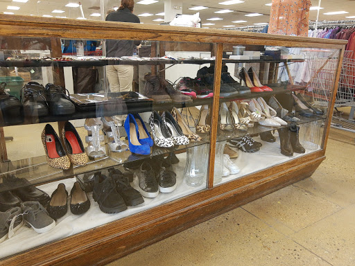 Thrift Store «The Salvation Army Family Store & Donation Center», reviews and photos