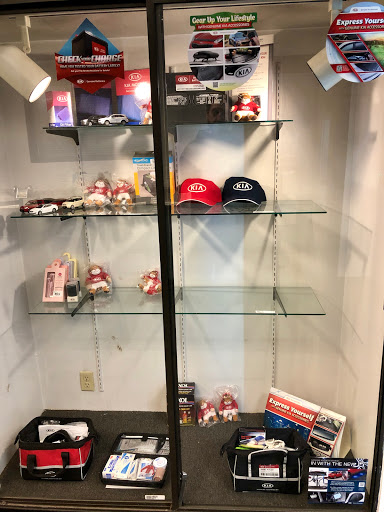 Kia Dealer «Kia of Portland», reviews and photos, 307 NE Broadway St, Portland, OR 97232, USA