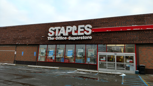 Staples, 17410 Mack Ave, Grosse Pointe, MI 48230, USA, 