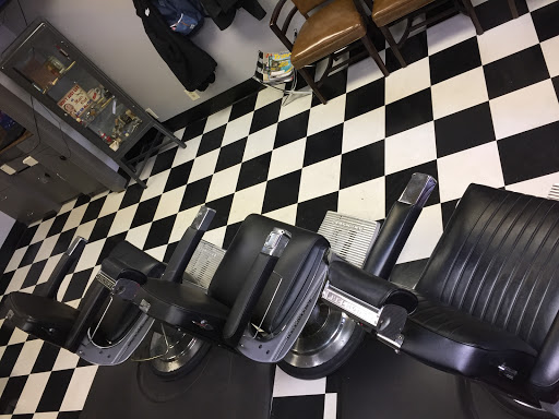 Barber Shop «Handsome Fellows Barber Shop», reviews and photos, 11770 Shelbyville Rd #103, Louisville, KY 40243, USA